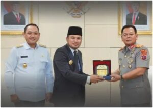 gubernur Kaltim