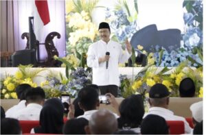 Menteri Sosial RI Saifullah Yusuf saat dialog pilar-pilar sosial di Gedung Olah Bebaya, Komplek Rumah Jabatan Gubernur pada Sabtu (10/5/2025). IFoto:smartrt.news/Humas Pemprov Kaltim)