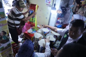 Tim Pengawasan Gabungan melakukan operasi terpadu di enam titik strategis Kota Samarinda. (Pemprov Kaltim)