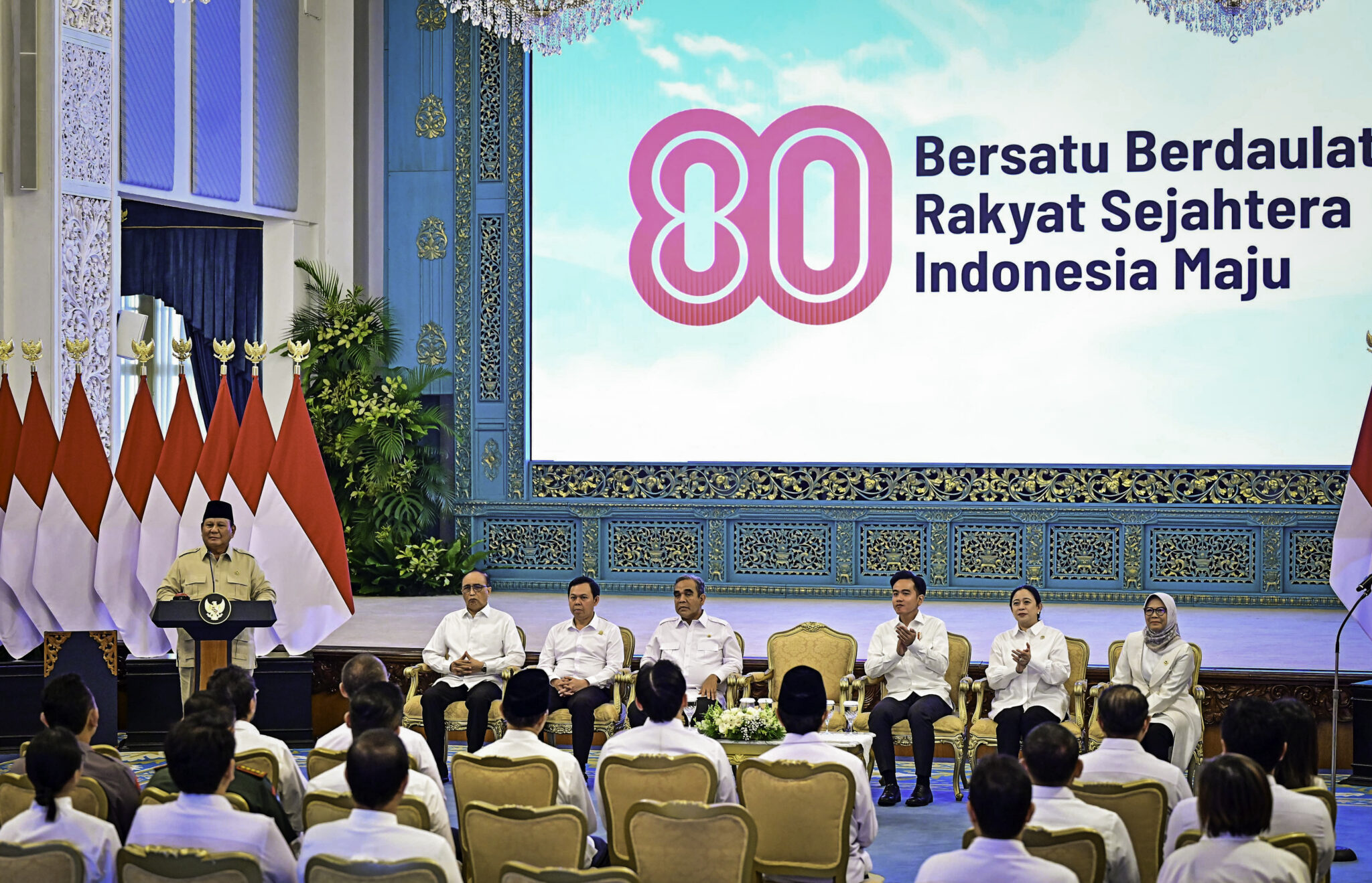 Presiden Prabowo Subianto secara resmi meluncurkan logo dan tema Hari Ulang Tahun (HUT) ke-80 Kemerdekaan Republik Indonesia yang digelar di Istana Negara, Jakarta, pada Rabu, 23 Juli 2025. (Foto: BPMI Setpres)